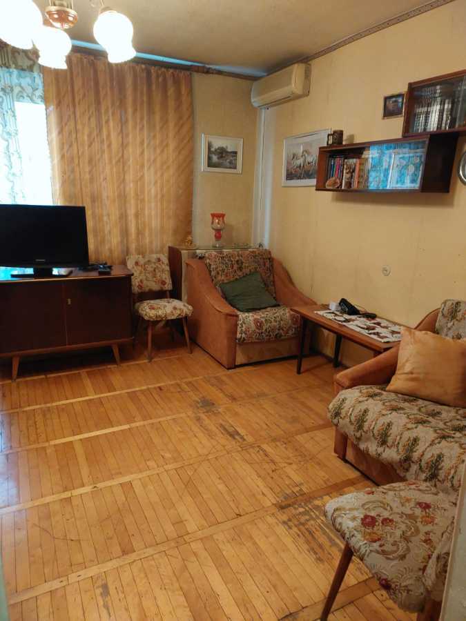 Продаж 2-кімнатної квартири 52 м², Петропавлівська вул., 15
