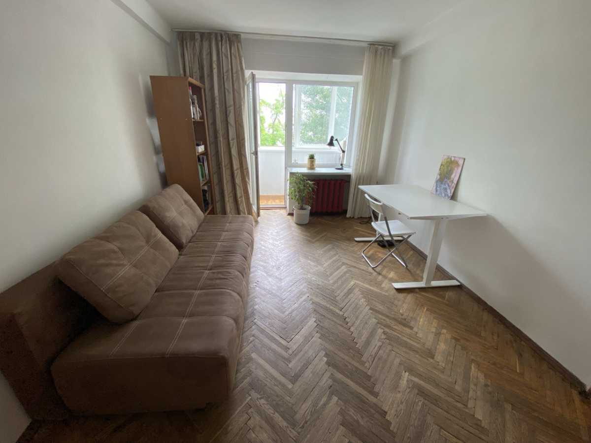 Продаж 2-кімнатної квартири 45 м², Тульчинська вул., 49500