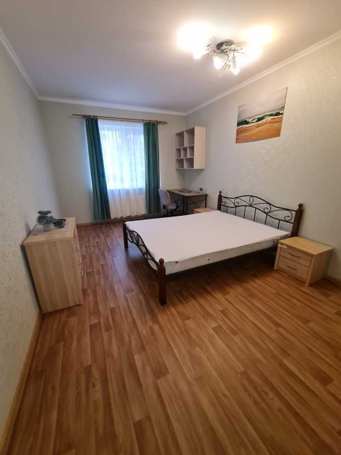 Продаж 1-кімнатної квартири 48.6 м², Івана Франка вул., 5