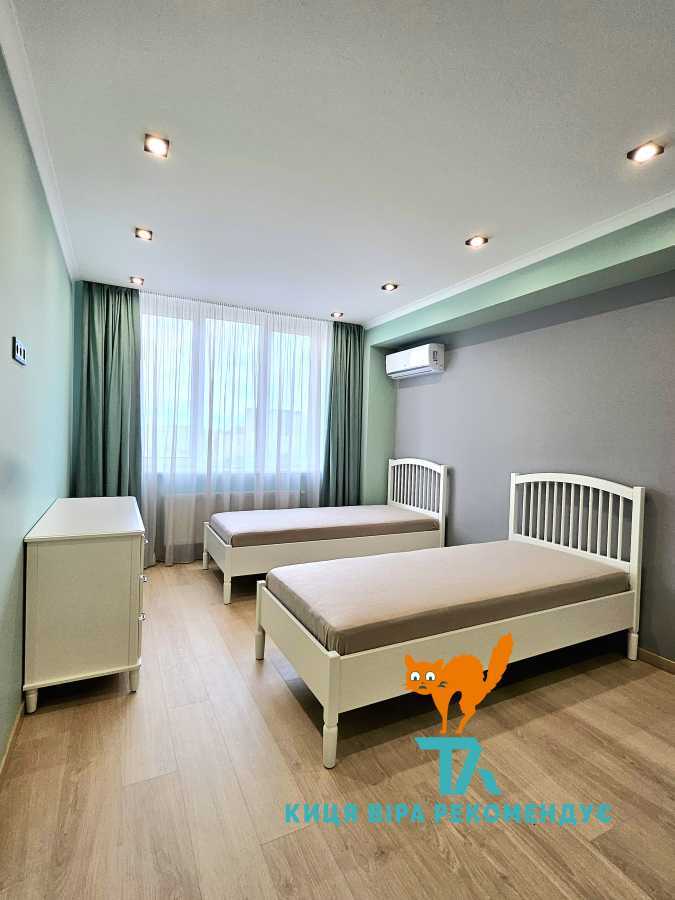 Продажа 3-комнатной квартиры 91 м², Эрнста ул., 16а