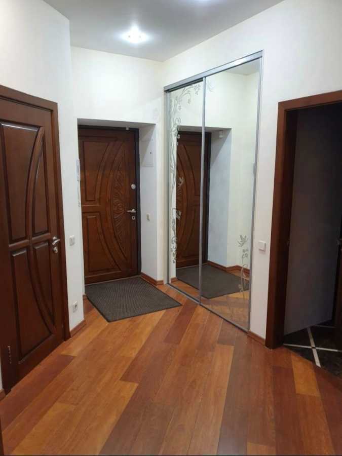 Аренда 3-комнатной квартиры 100 м², Евгения Коновальца ул., 32В