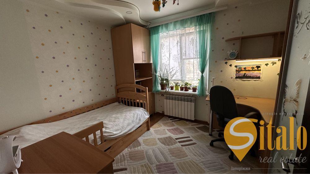 Продаж 3-кімнатної квартири 67.3 м², Узбекистанська вул.