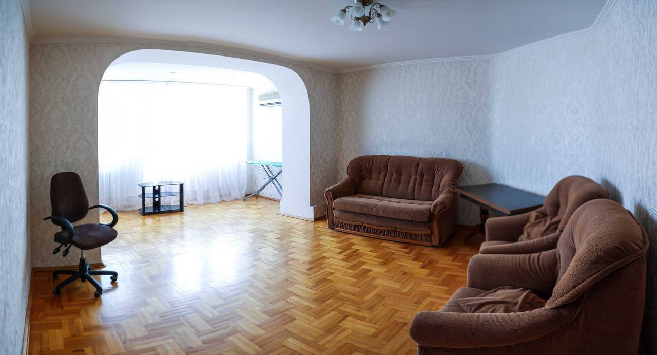 Продаж 4-кімнатної квартири 100 м², Ливарна вул.