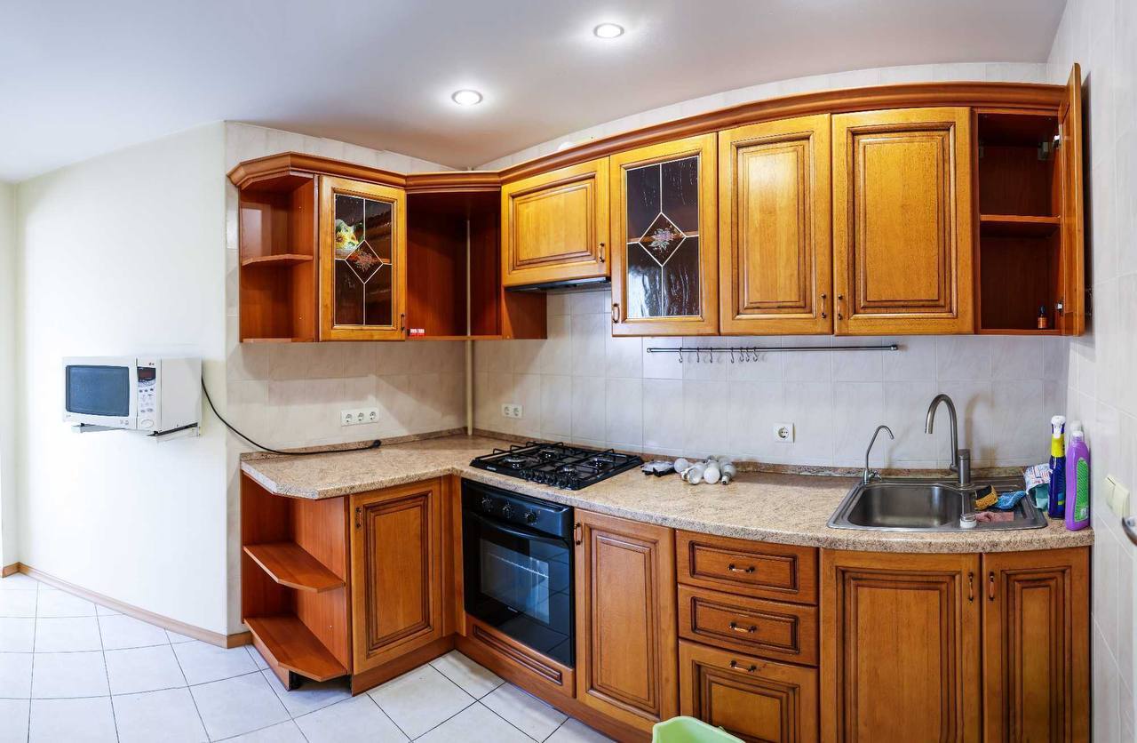 Продаж 4-кімнатної квартири 100 м², Ливарна вул.