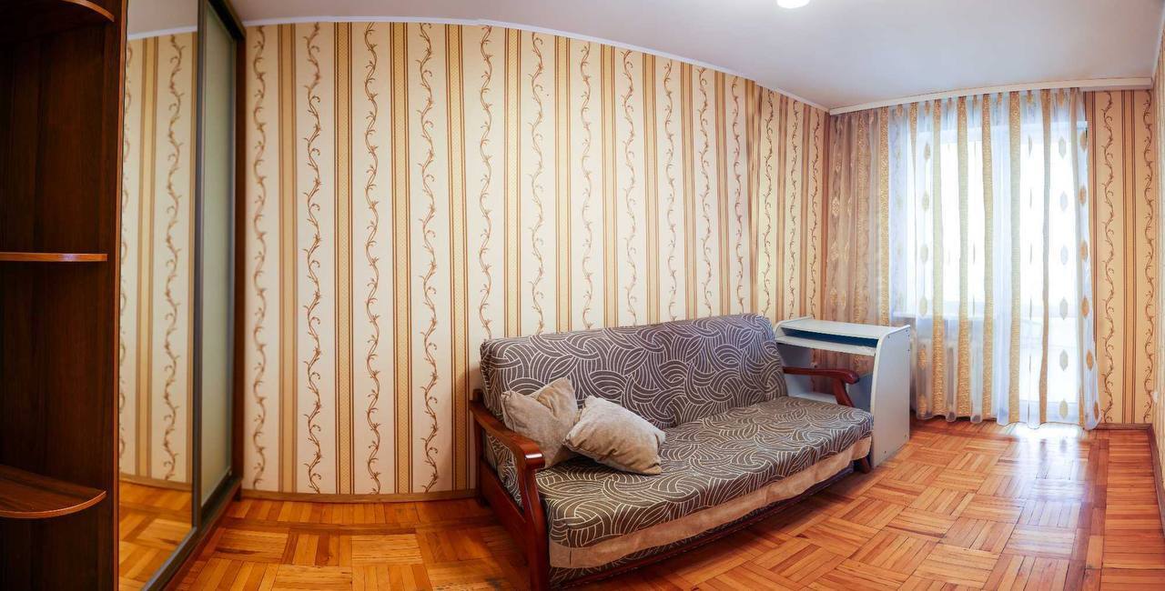 Продаж 4-кімнатної квартири 100 м², Ливарна вул.