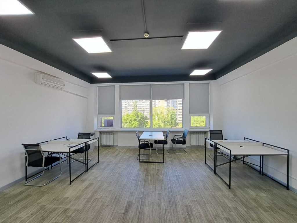 Аренда офиса 32 м², Евгения Сверстюка ул., 11Б