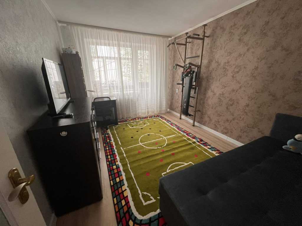 Продаж 2-кімнатної квартири 50 м², Довженка вул.
