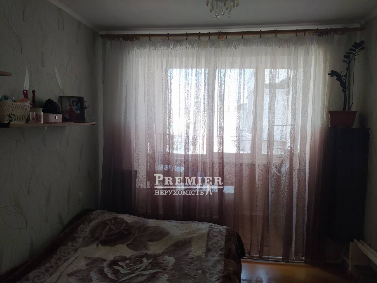 Продаж 3-кімнатної квартири 62 м², Лазурна вул.