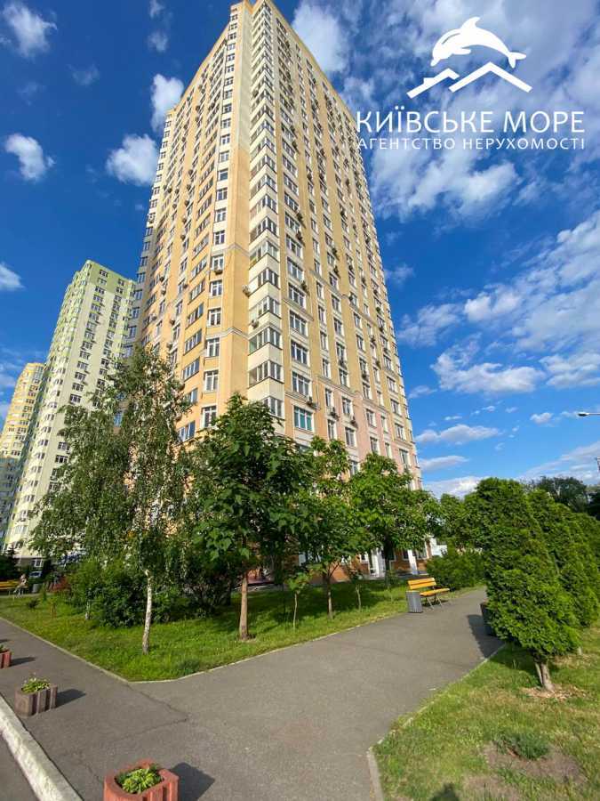 Продаж 1-кімнатної квартири 52 м², Воскресенська вул., 12Б