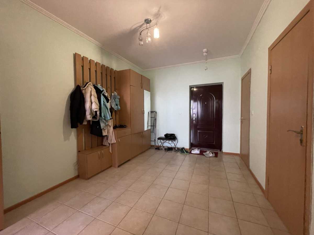 Продаж 1-кімнатної квартири 55 м², Бориспільська вул., 4