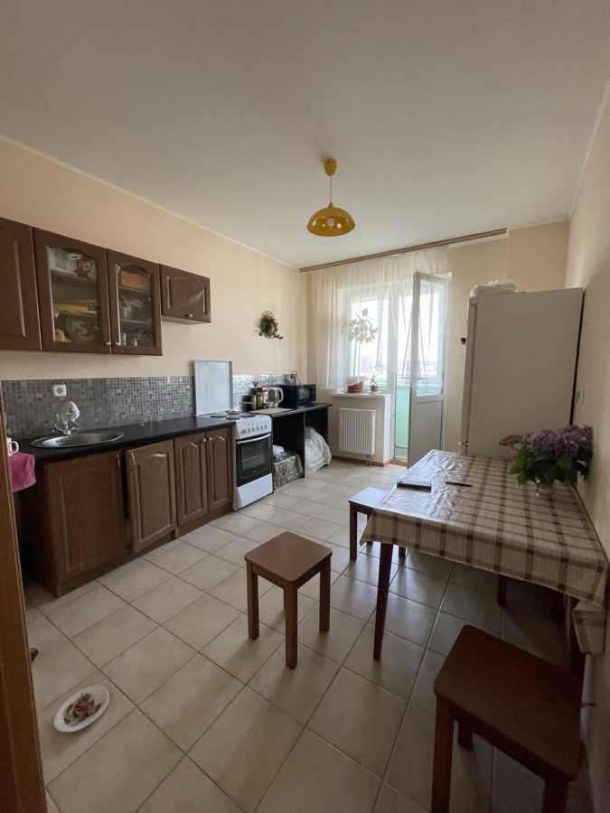 Продаж 1-кімнатної квартири 55 м², Бориспільська вул., 4