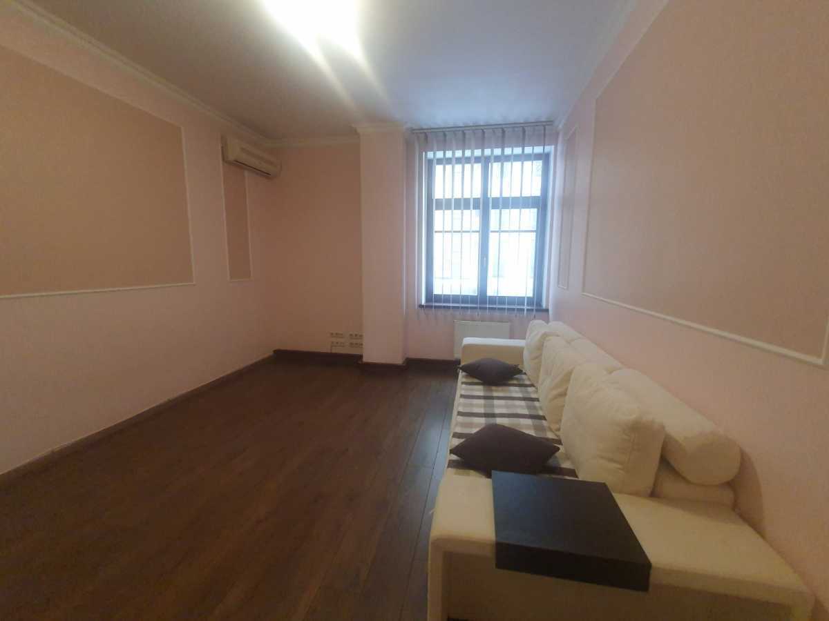 Продажа 5-комнатной квартиры 188 м², Пирогова ул., 6А