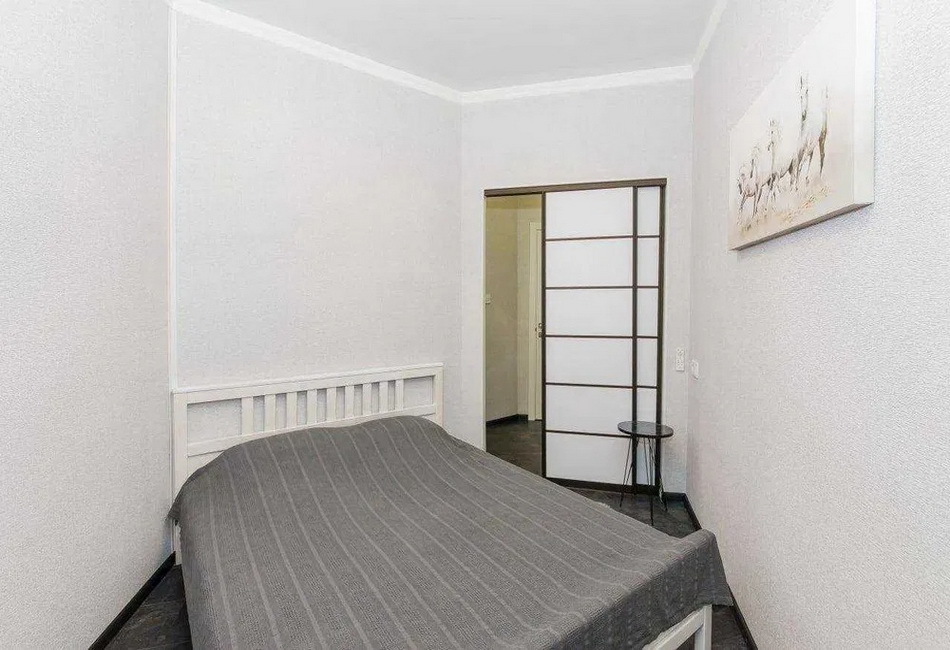 Продаж 1-кімнатної квартири 40 м², Каманіна вул.