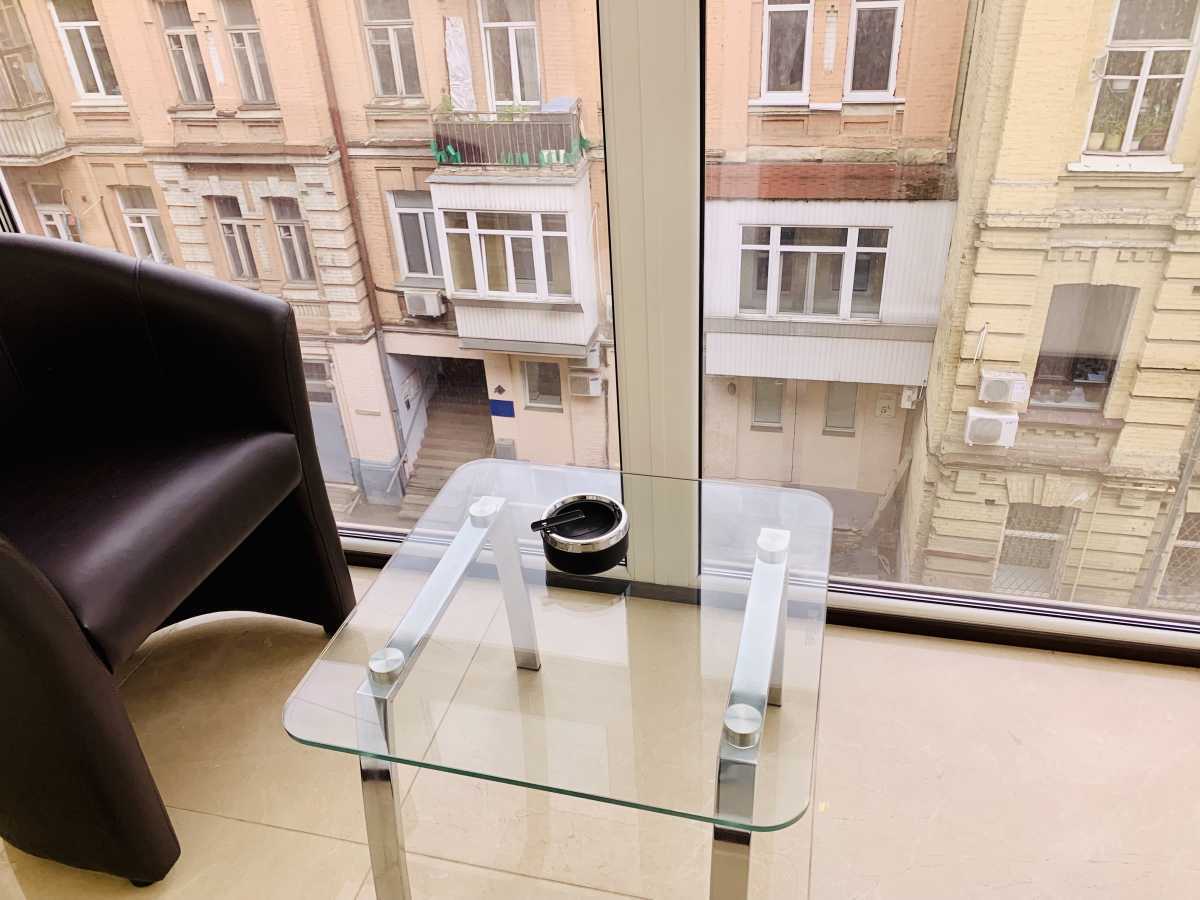 Продаж 2-кімнатної квартири 75 м², Басейна вул., 5А