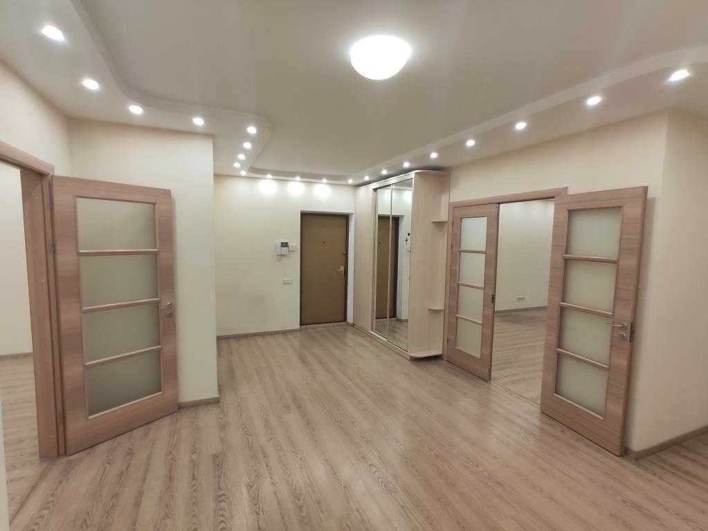 Продаж 3-кімнатної квартири 124 м², Раїси Окіпної вул., 4А