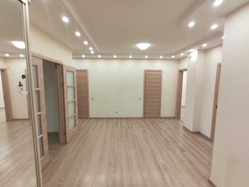 Продаж 3-кімнатної квартири 124 м², Раїси Окіпної вул., 4А