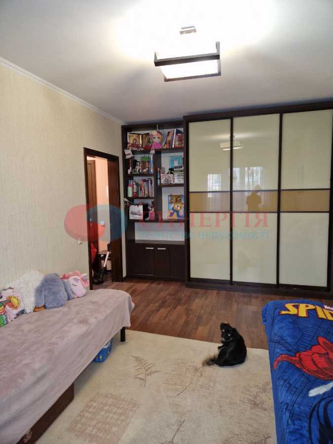 Продаж 2-кімнатної квартири 54 м², Райдужна вул., 63