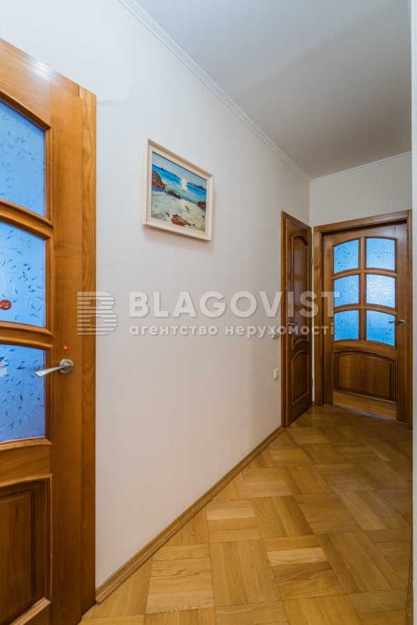 Продаж 3-кімнатної квартири 120 м², Клінічна вул., 23-25