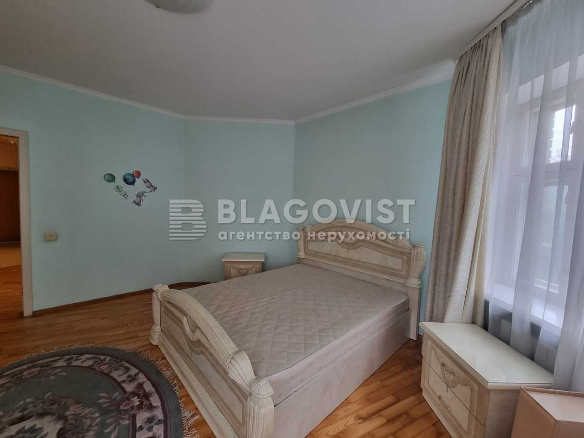 Продаж 3-кімнатної квартири 120 м², Клінічна вул., 23-25