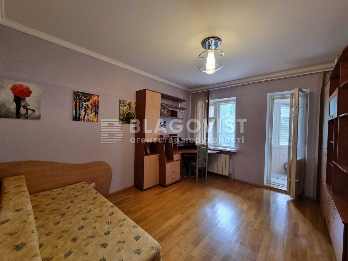 Продаж 3-кімнатної квартири 120 м², Клінічна вул., 23-25