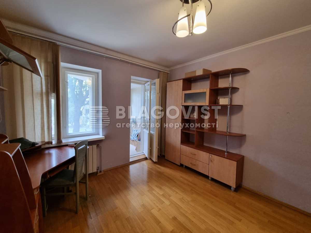 Продаж 3-кімнатної квартири 120 м², Клінічна вул., 23-25