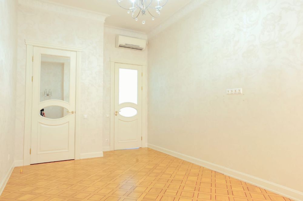 Продаж 3-кімнатної квартири 132 м²