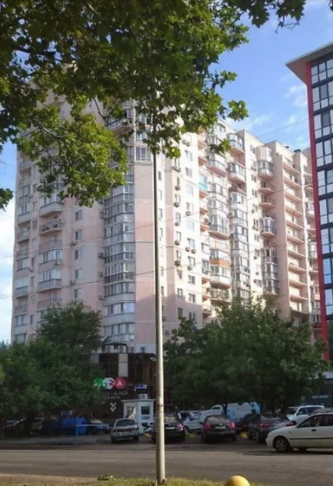 Продаж 3-кімнатної квартири 110 м², Малиновского Маршала вул.