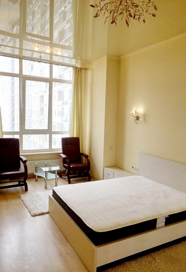 Продаж 1-кімнатної квартири 57.5 м², Французский бул.