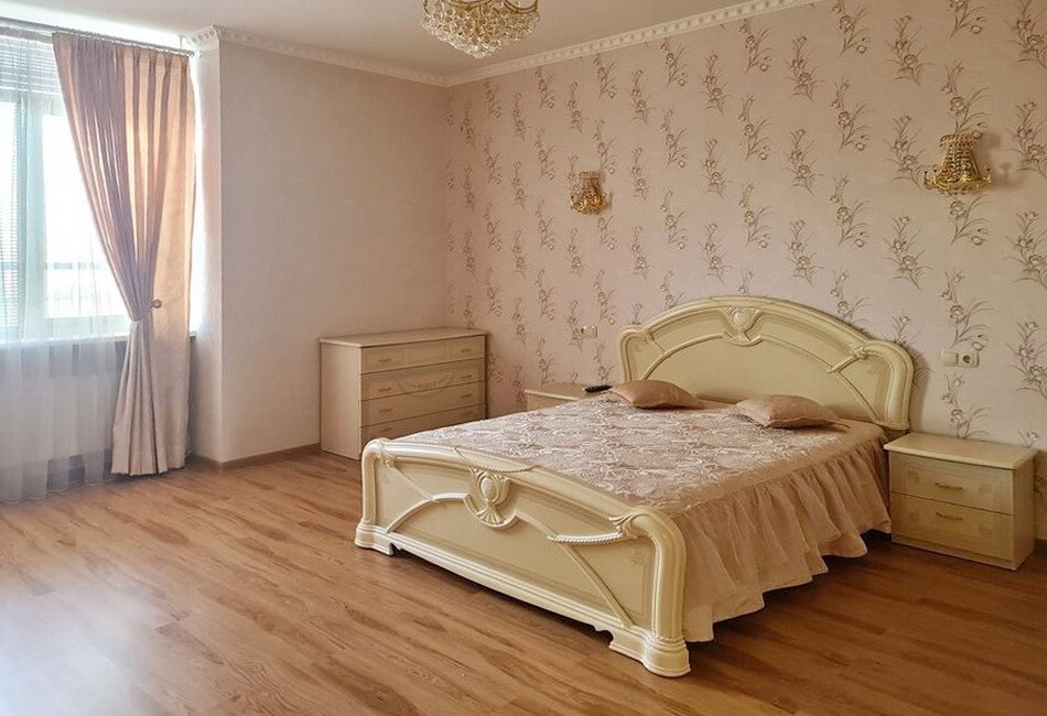 Продаж 2-кімнатної квартири 82 м², Французский бул.