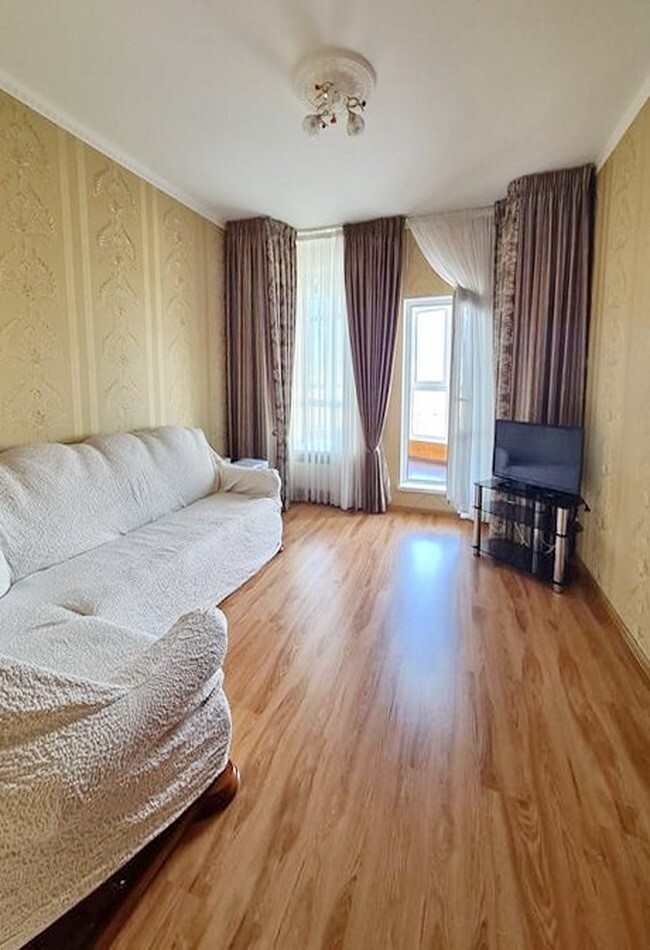 Продажа 2-комнатной квартиры 82 м², Французский бул.