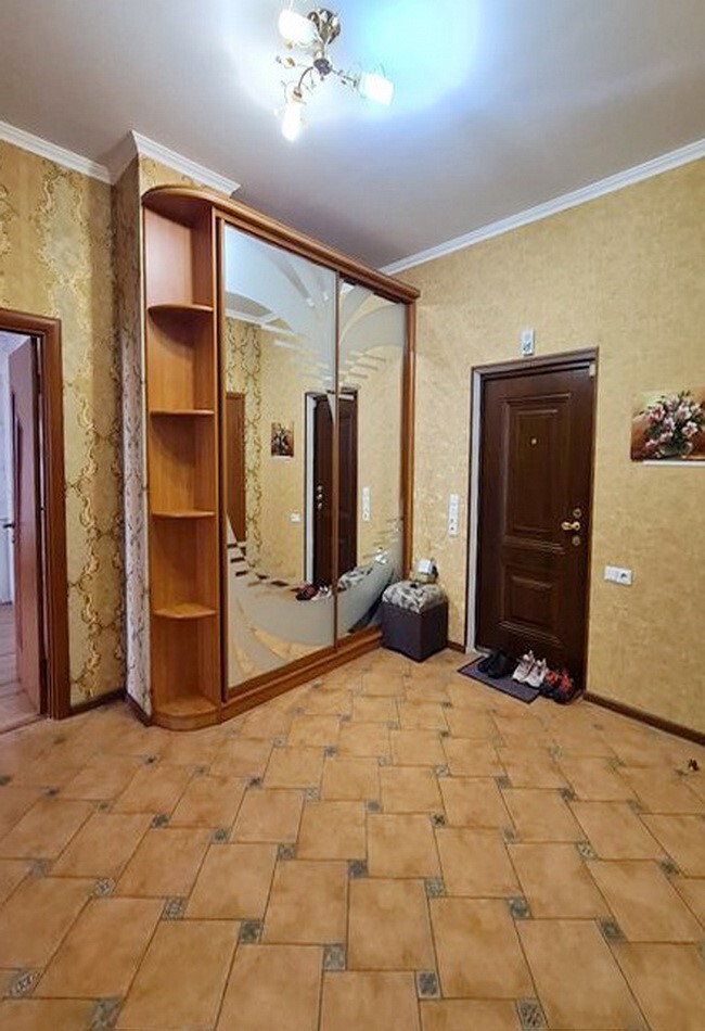 Продаж 2-кімнатної квартири 82 м², Французский бул.