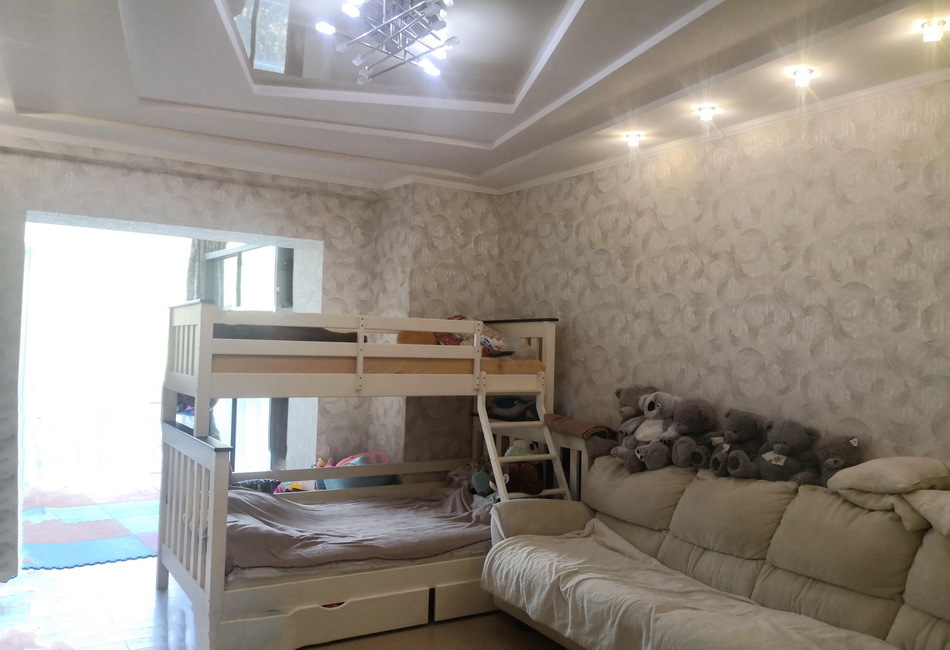 Продаж 2-кімнатної квартири 105 м², Армійська вул.