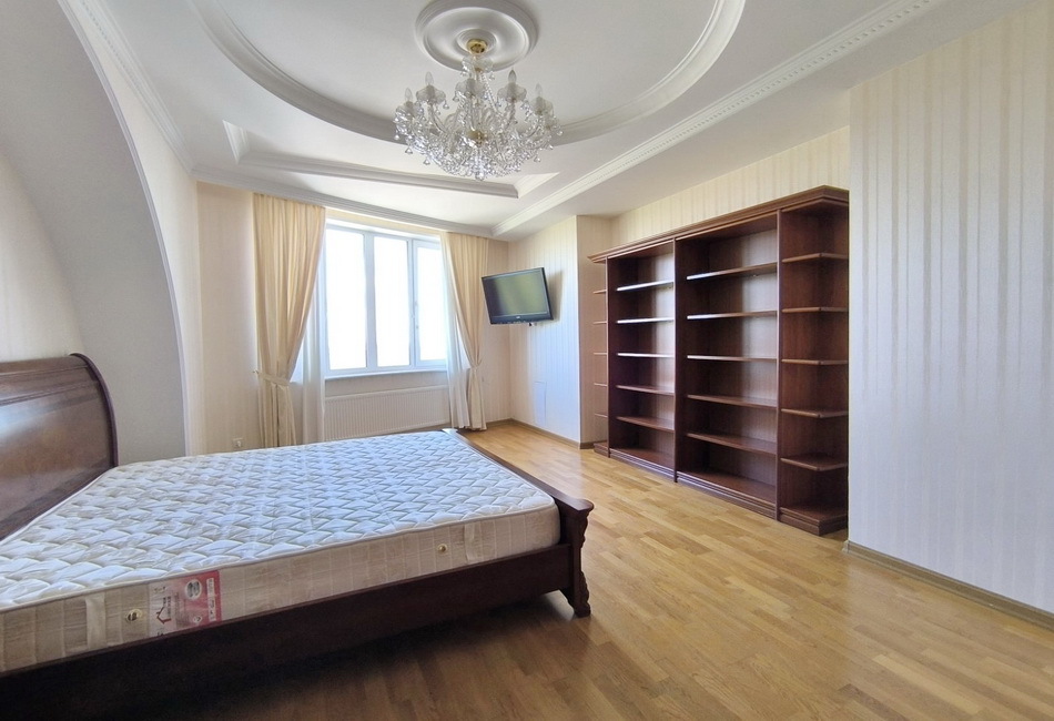 Продаж 3-кімнатної квартири 125 м², Шевченко просп.
