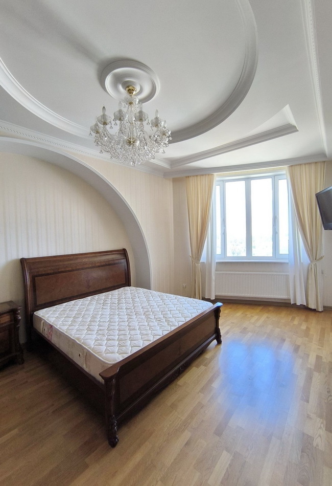 Продажа 3-комнатной квартиры 125 м², Шевченко просп.