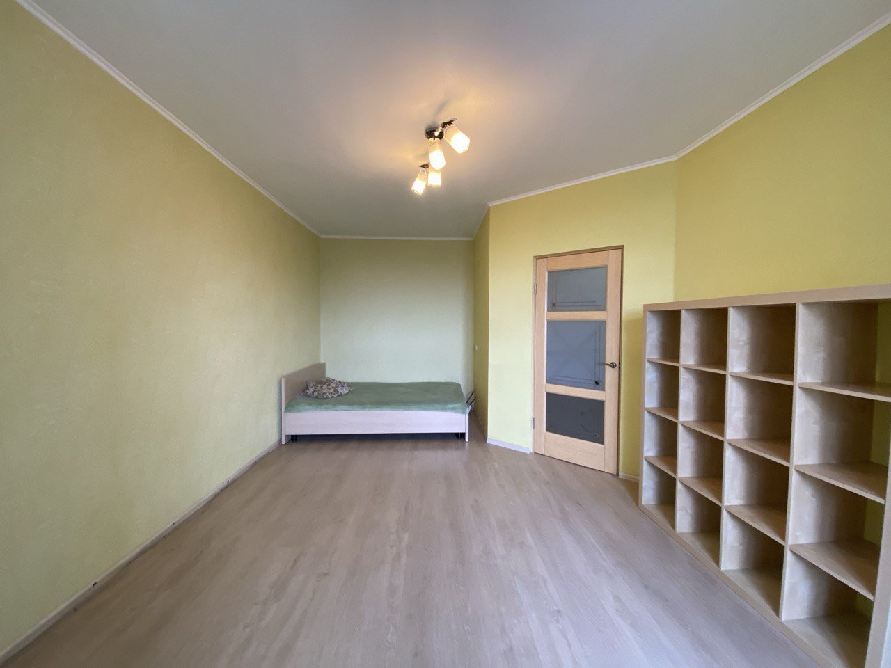Продаж 1-кімнатної квартири 52.7 м²