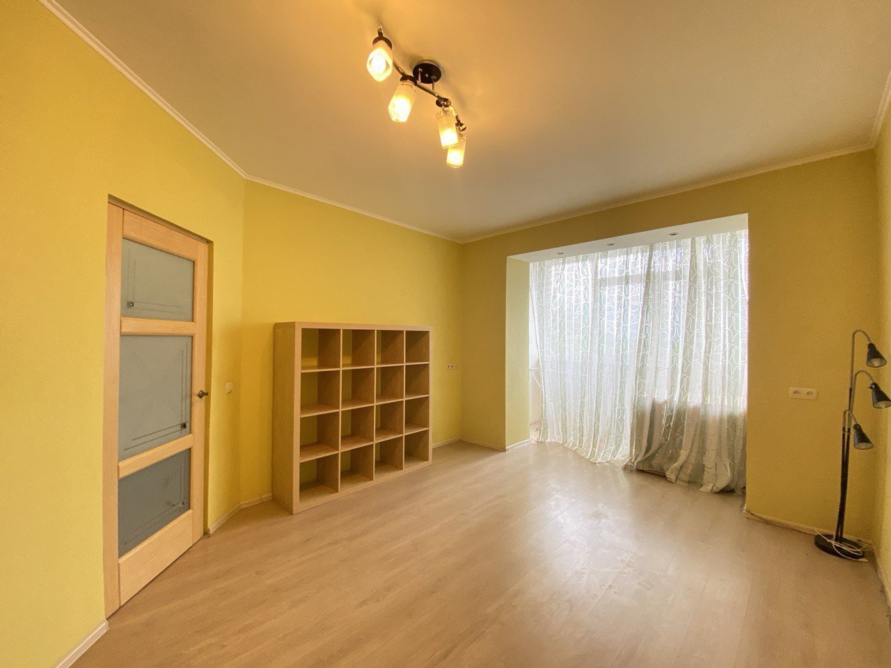 Продаж 1-кімнатної квартири 52.7 м²