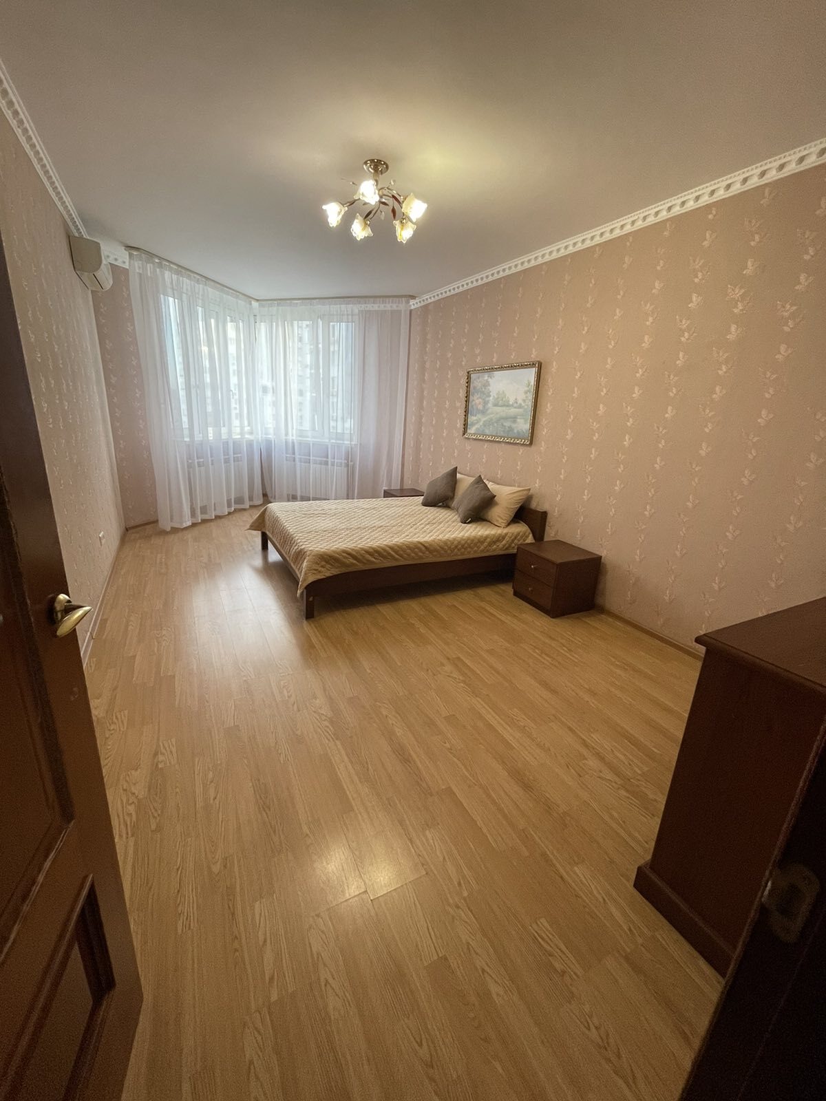 Аренда 4-комнатной квартиры 138 м²