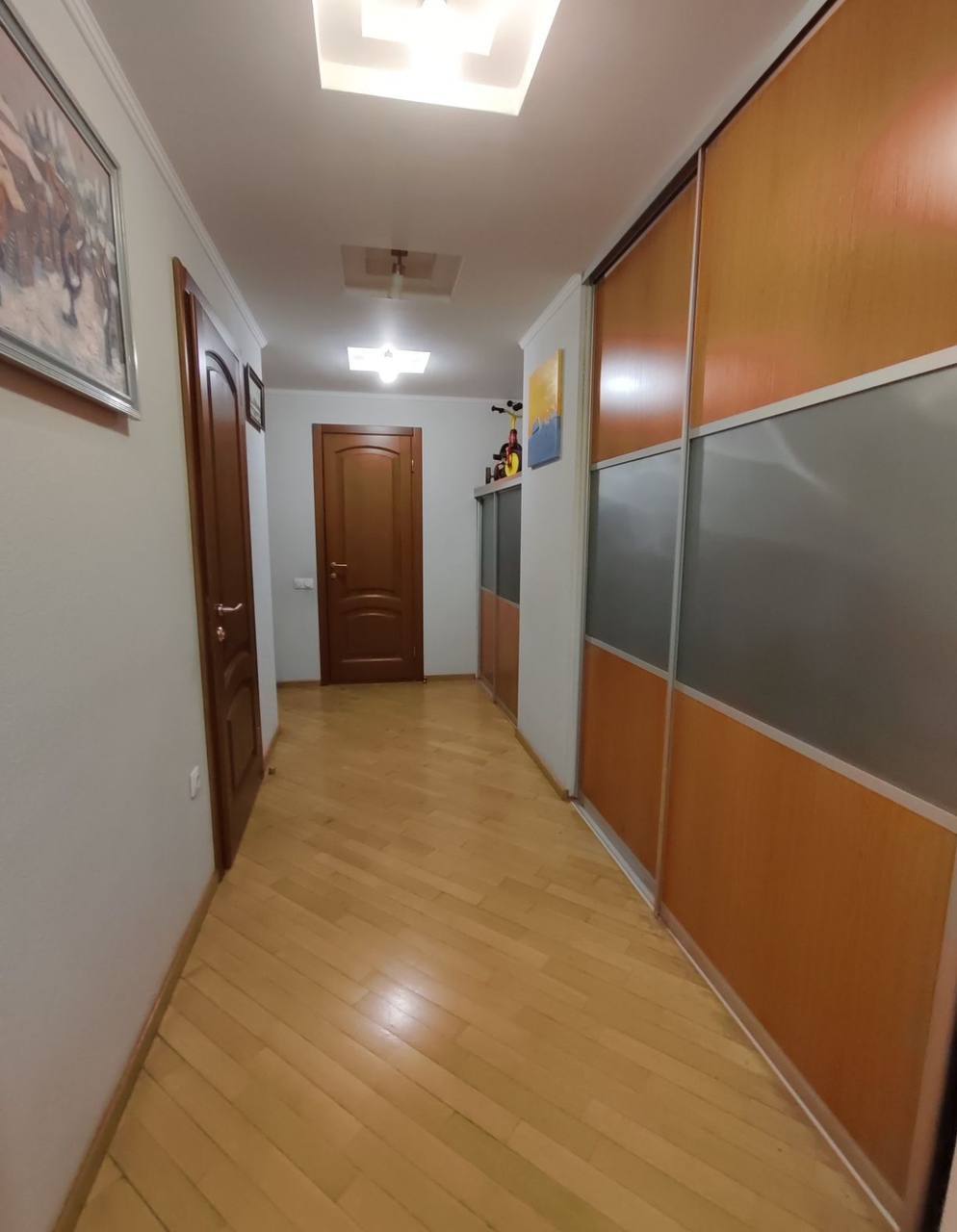 Продаж 3-кімнатної квартири 93 м², Академіка Чекмарьова вул.