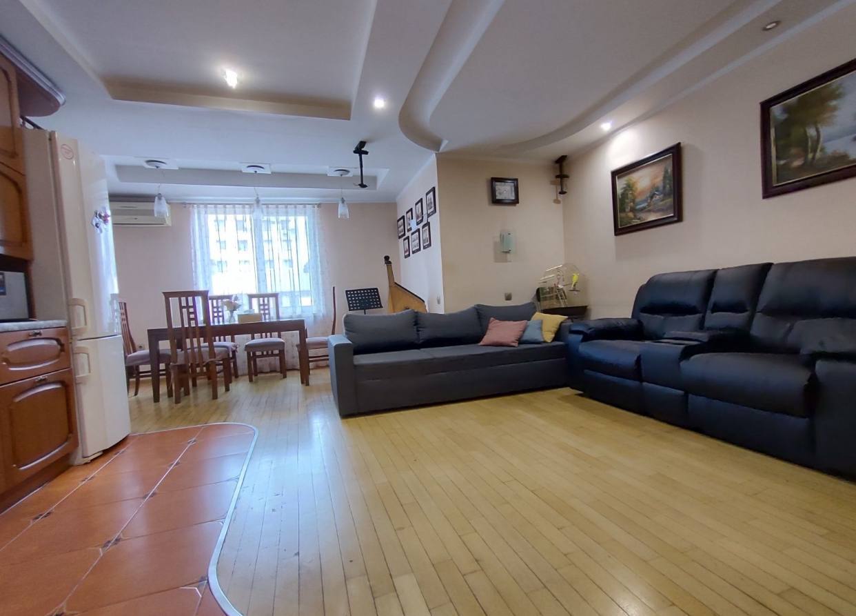 Продажа 3-комнатной квартиры 93 м², Академика Чекмарева ул.