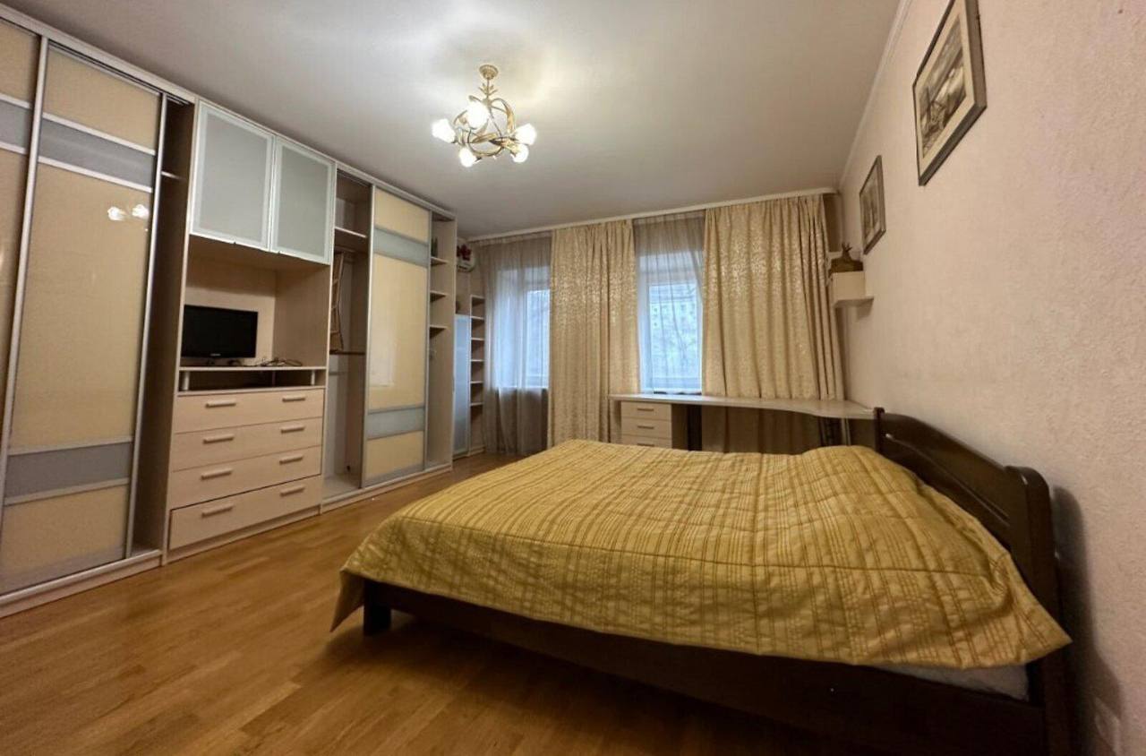 Продаж 3-кімнатної квартири 108 м², Ливарна вул.