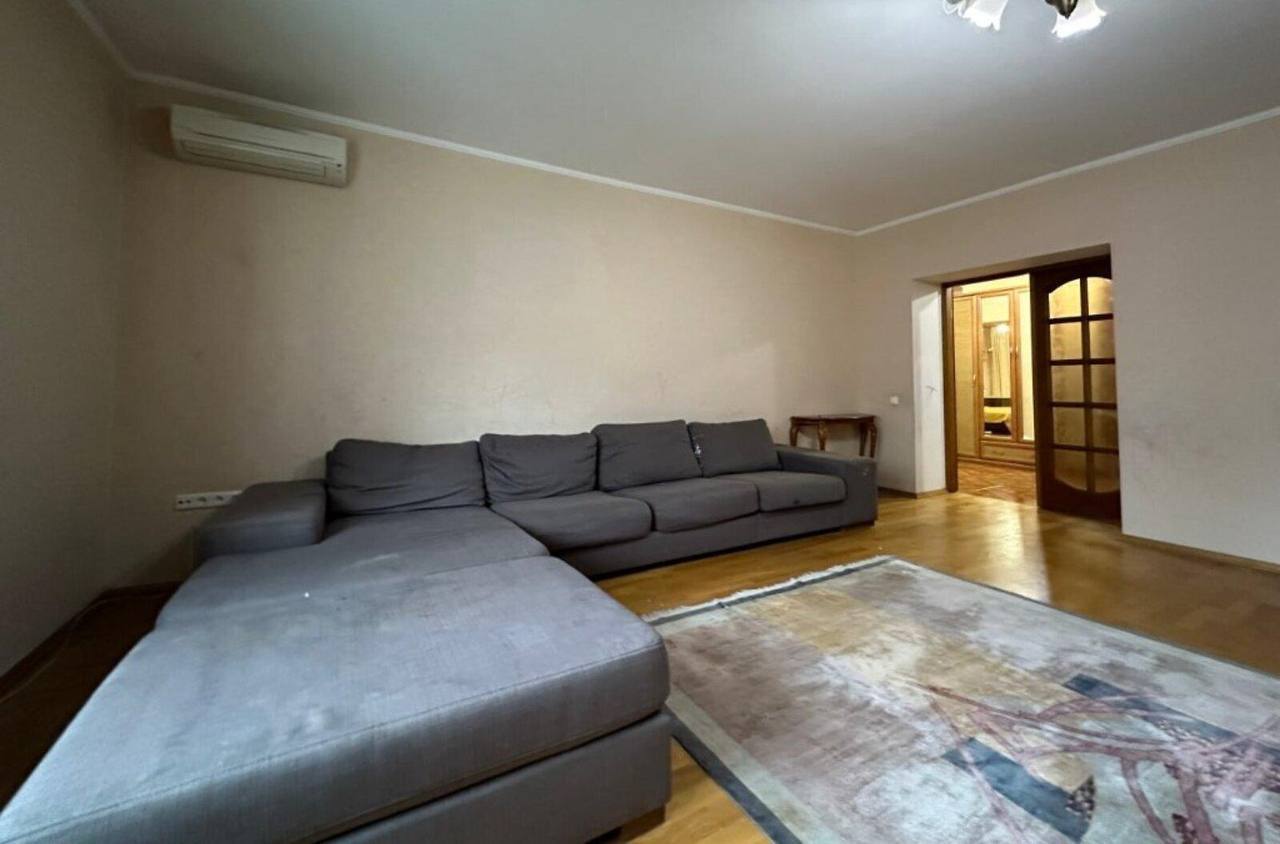 Продаж 3-кімнатної квартири 108 м², Ливарна вул.