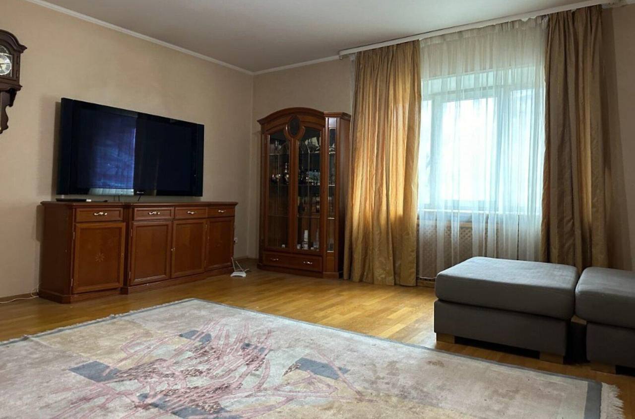 Продажа 3-комнатной квартиры 108 м², Литейная ул.