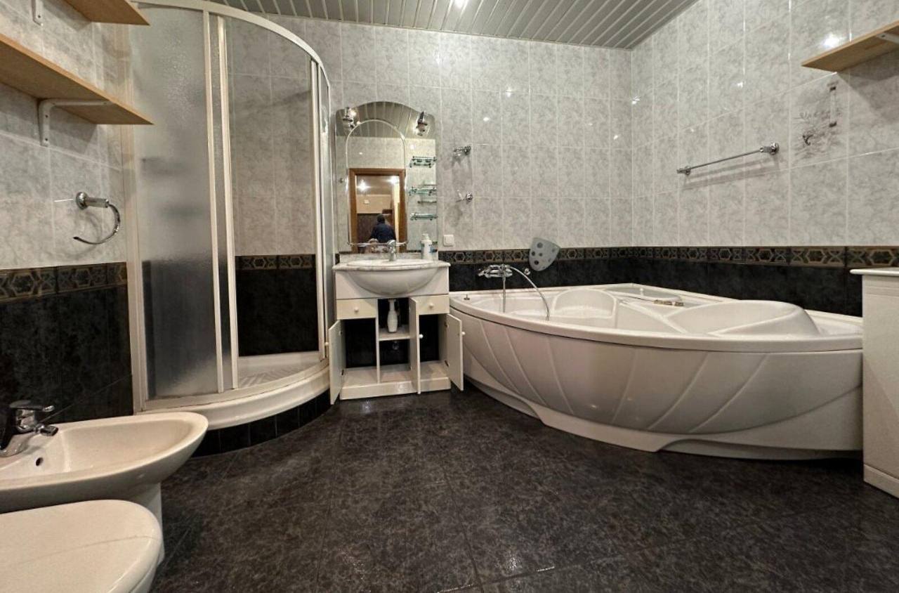 Продаж 3-кімнатної квартири 108 м², Ливарна вул.