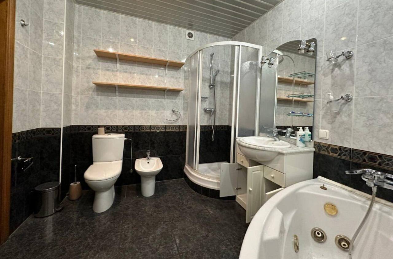 Продаж 3-кімнатної квартири 108 м², Ливарна вул.