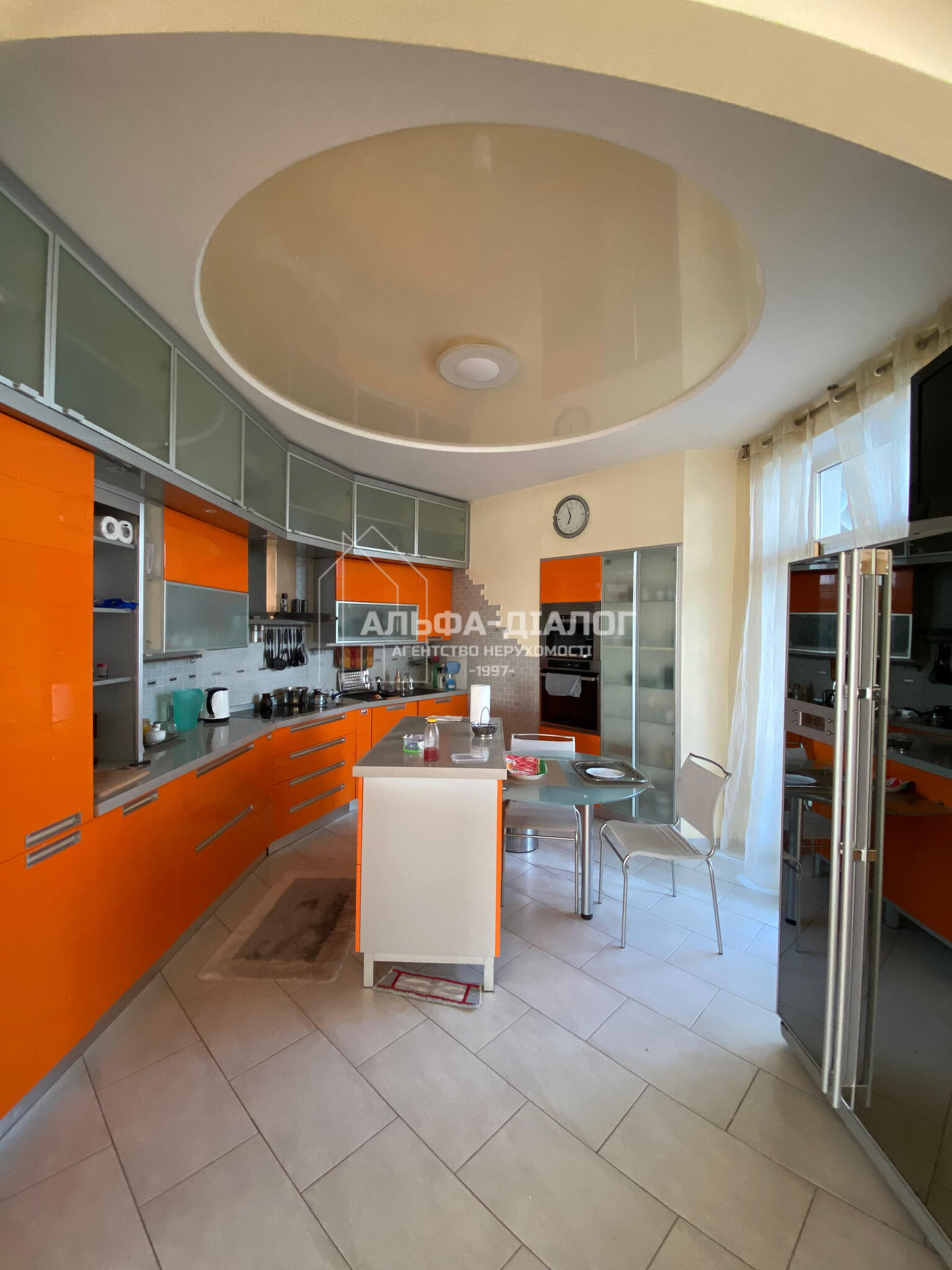 Продажа 5-комнатной квартиры 252 м², Владимирская ул., 79