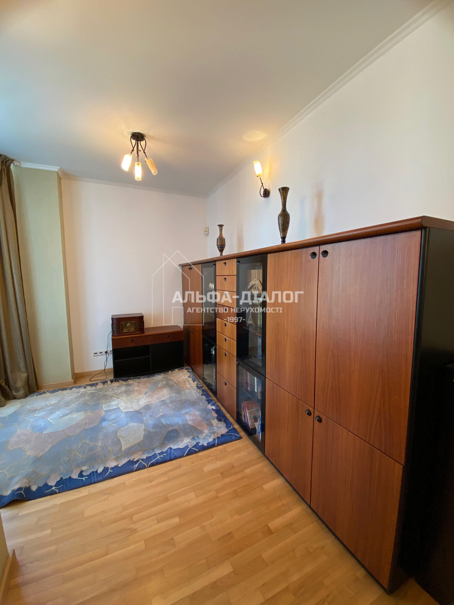 Продажа 5-комнатной квартиры 252 м², Владимирская ул., 81А