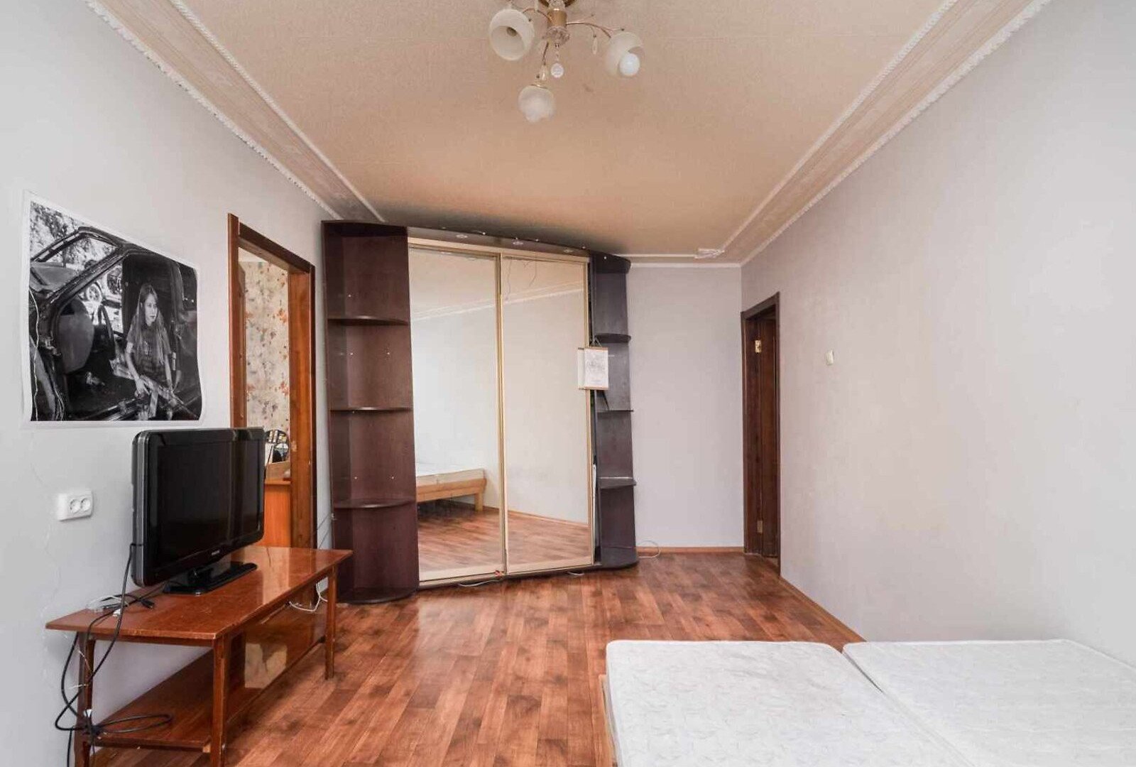 Продажа 4-комнатной квартиры 57 м²