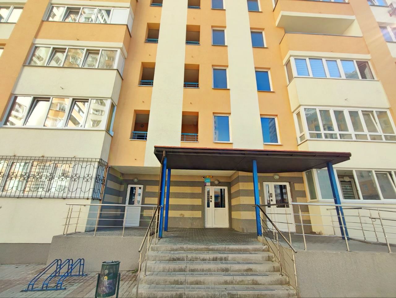 Продаж 2-кімнатної квартири 66 м², Сергія Данченка вул., 34