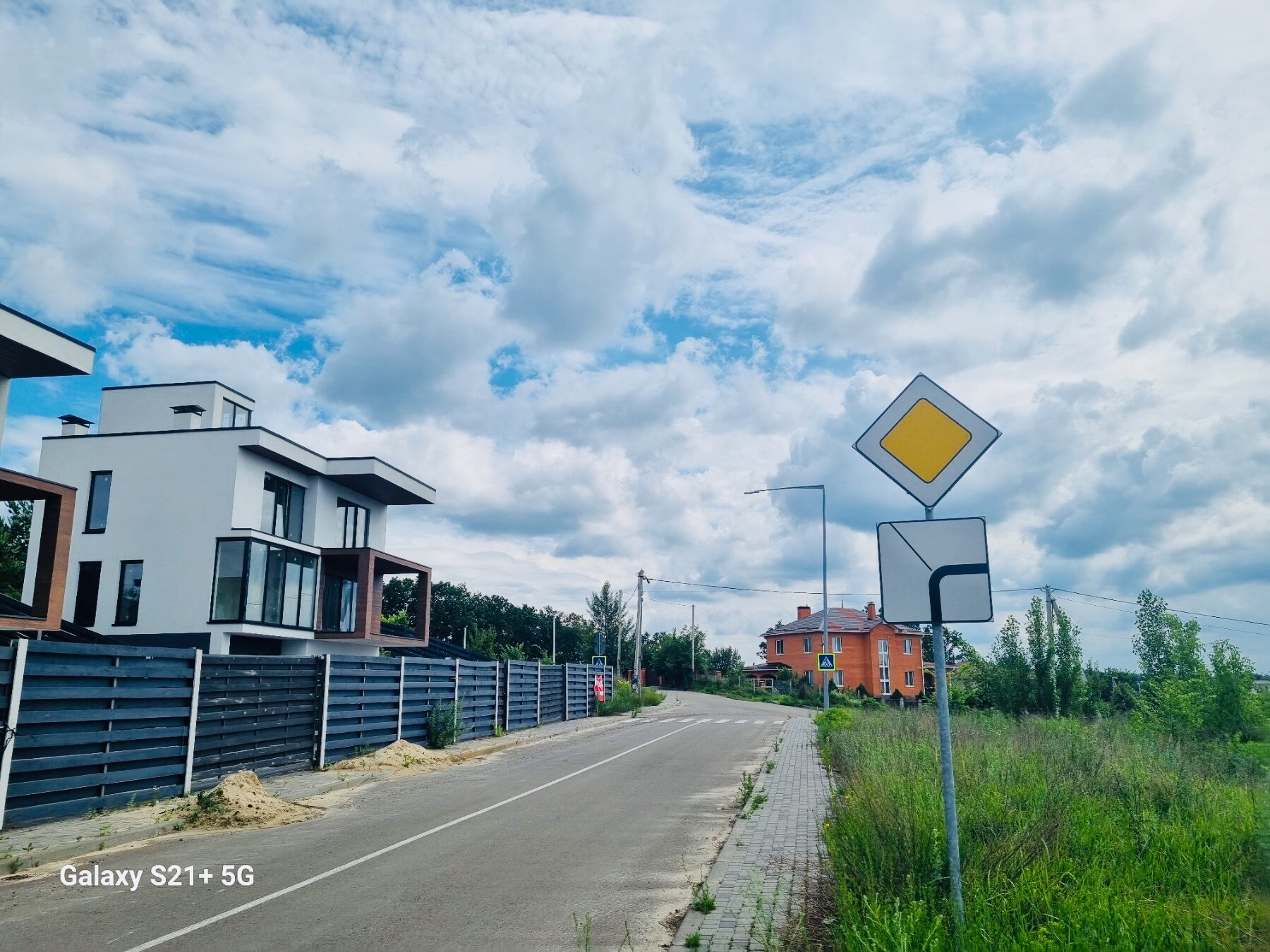 Продаж ділянки під індивідуальне житлове будівництво 12 соток