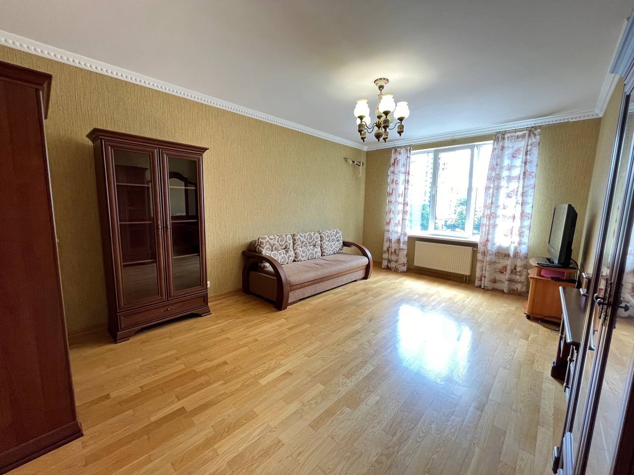 Продажа 3-комнатной квартиры 144 м², Днепровская наб., 1А